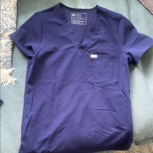 FIGS women’s Navy Blue scrub top